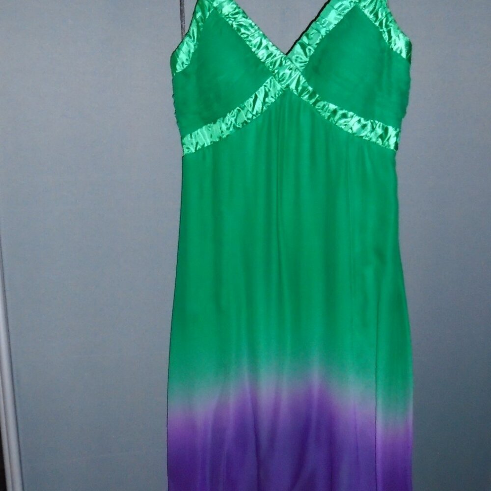 Sangria silky dress